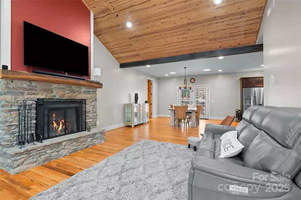 Hendersonville, NC 28739,102 Wolf Shoals DR