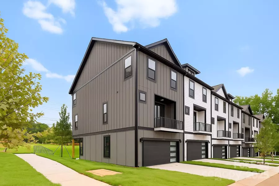 1519 W Rocky River RD, Charlotte, NC 28213