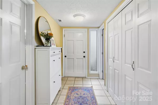 Tega Cay, SC 29708,27071 Catamaran DR