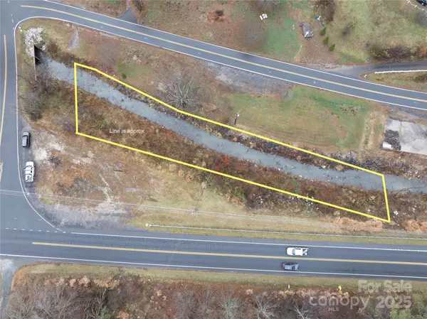 Bakersville, NC 28705,532 Pitman RD