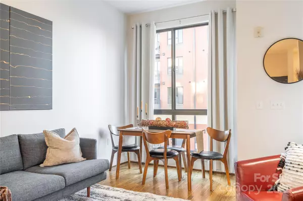 Winston Salem, NC 27101,381 N Green ST