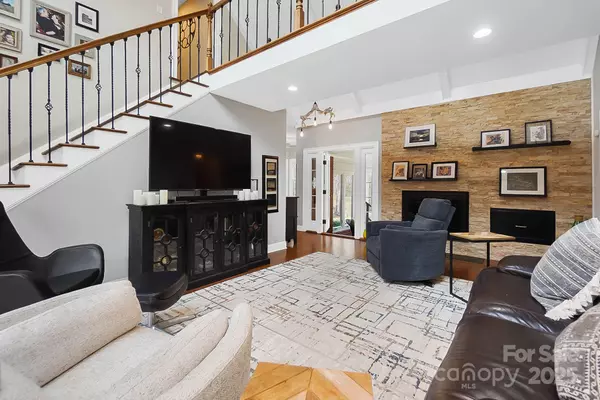 Charlotte, NC 28227,10915 Tara Oaks DR