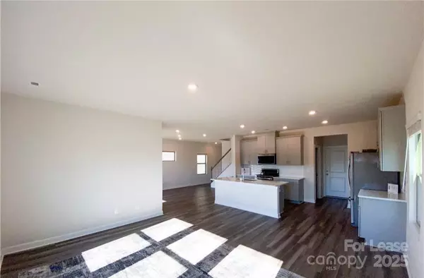 Charlotte, NC 28215,5020 Shadbush RD