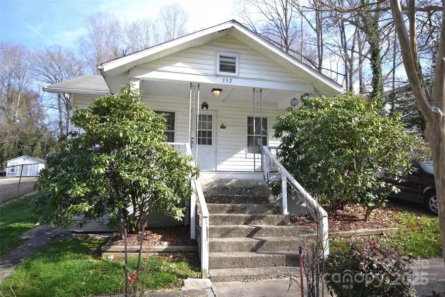 352 London RD, Asheville, NC 28803
