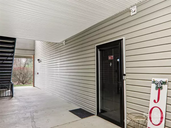 Asheville, NC 28803,617 Appeldoorn CIR