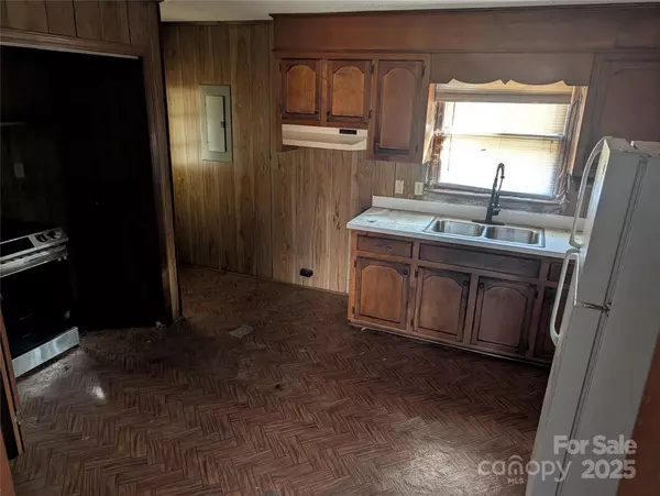 Gastonia, NC 28056,300 Lakewood DR