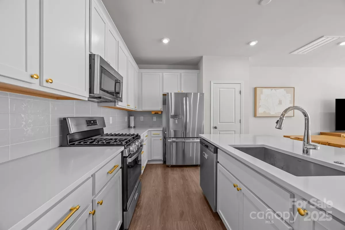 Charlotte, NC 28217,915 Kinsey ALY