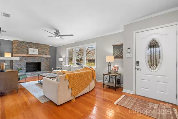 Hickory, NC 28601,1905 10th Street PL NW