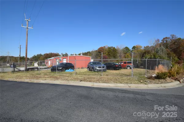 Charlotte, NC 28214,10310 Rozzelles Ferry RD