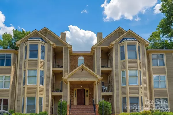 6234 Rosecroft DR, Charlotte, NC 28215