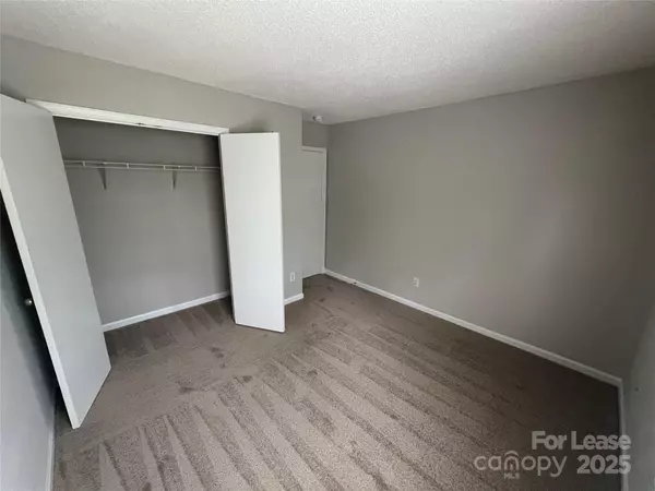 Charlotte, NC 28215,12111 Stewarts Crossing DR