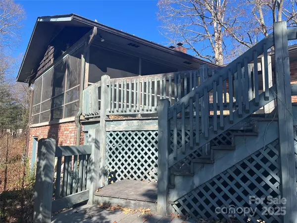 Hendersonville, NC 28791,1050 Indian Hill RD