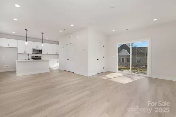 Statesville, NC 28677,270 N Lackey ST