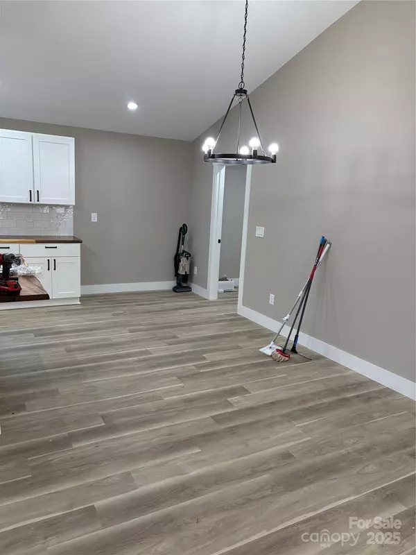 Lenoir, NC 28645,236 Wilson ST NW