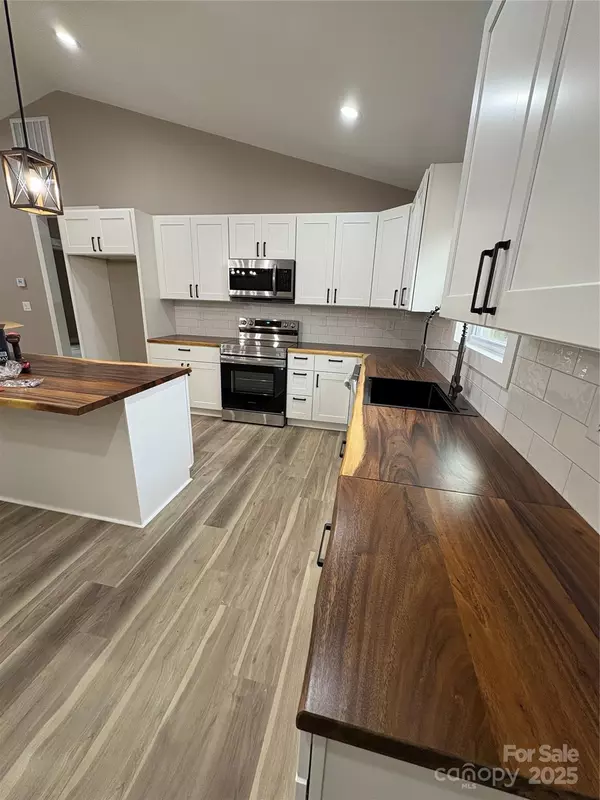 Lenoir, NC 28645,236 Wilson ST NW