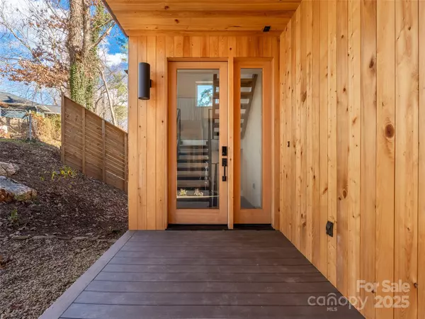 Asheville, NC 28801,173 Houston PL