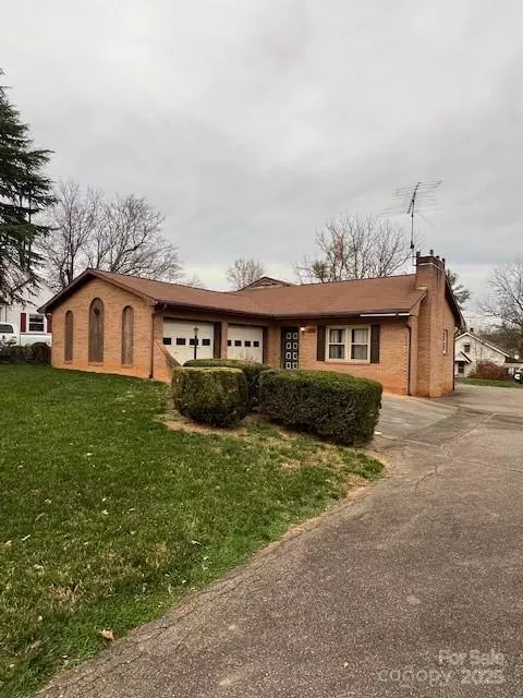 2820 Boone TRL, North Wilkesboro, NC 28659