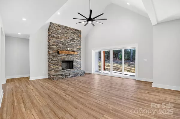 Taylorsville, NC 28681,51 Windsor DR