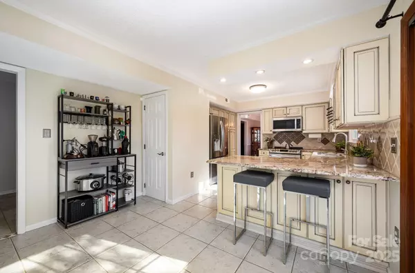 Charlotte, NC 28277,8700 Parkchester DR