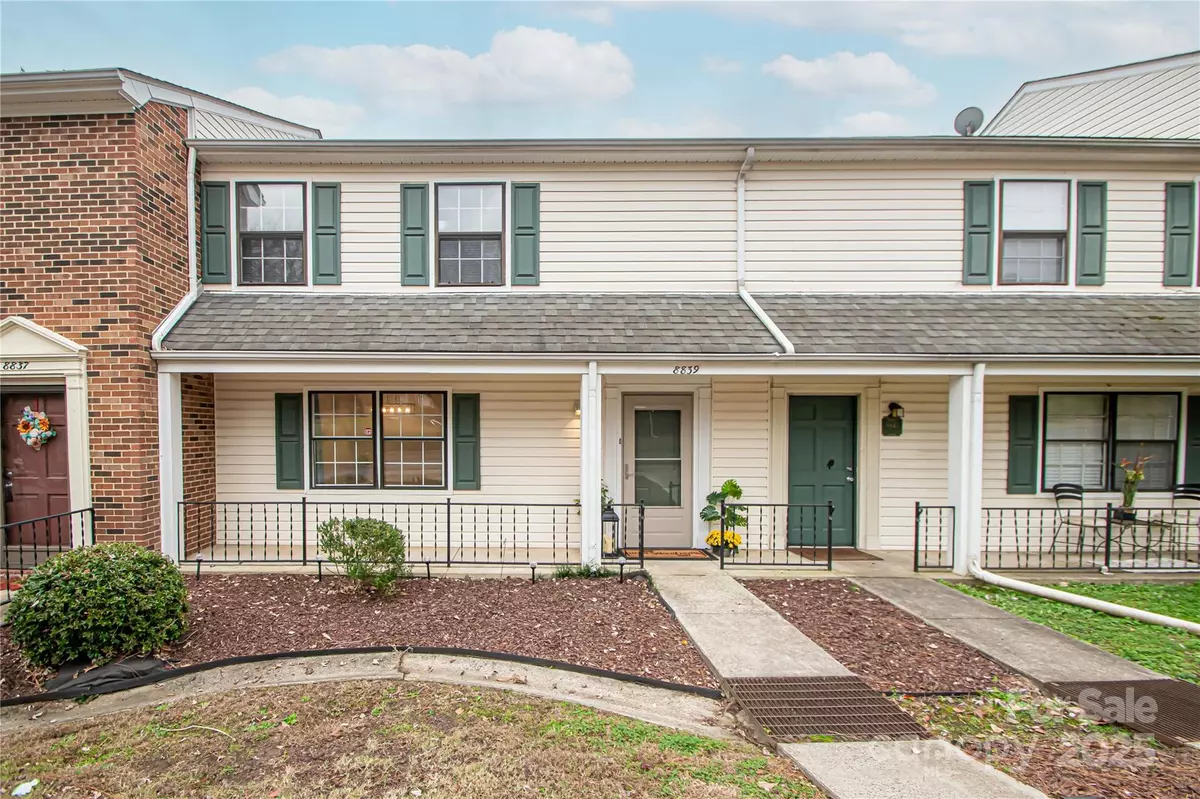 Charlotte, NC 28226,8839 Hunter Ridge DR