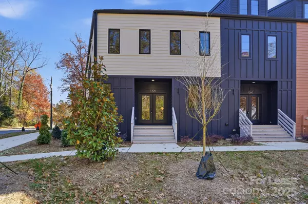 1306 Carolyn DR, Charlotte, NC 28205