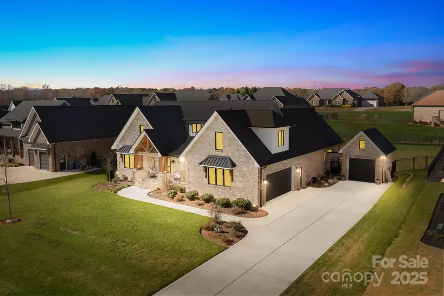 2983 Tavistock LN, Lincolnton, NC 28092