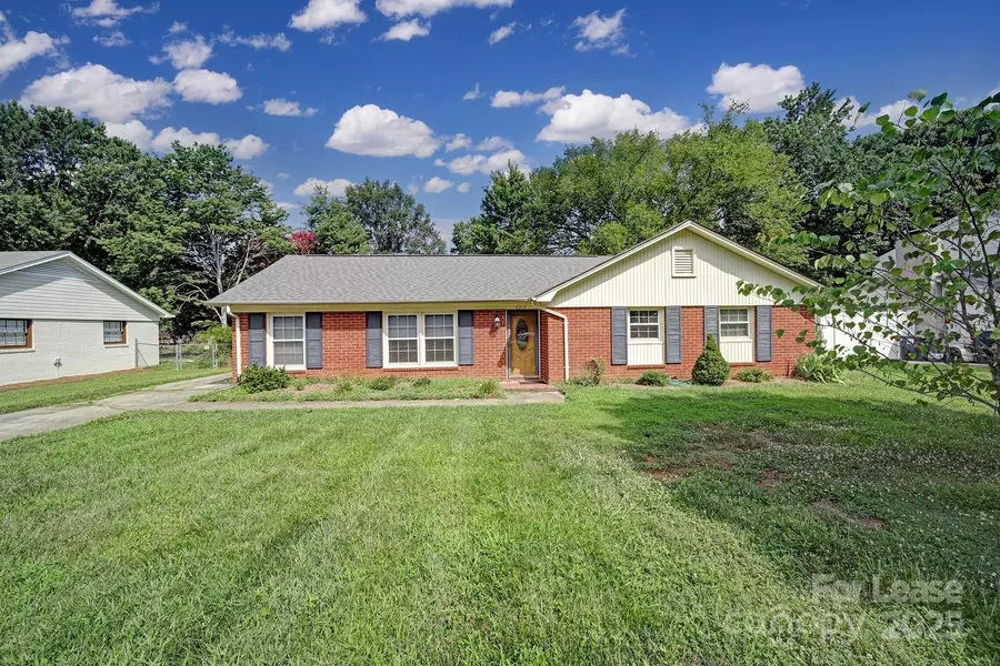 6313 Clearwater DR, Indian Trail, NC 28079