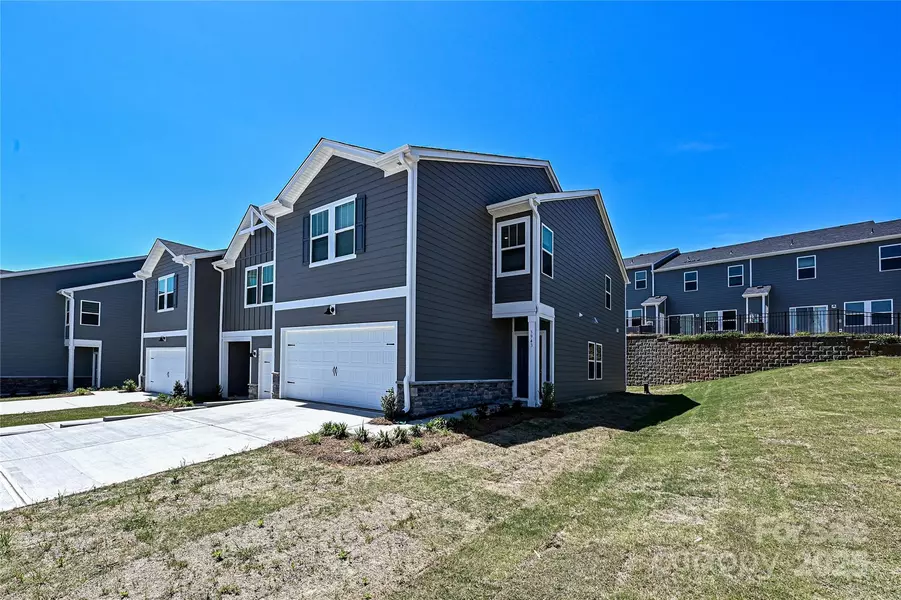 8041 Hidden Springs TRL, Charlotte, NC 28216