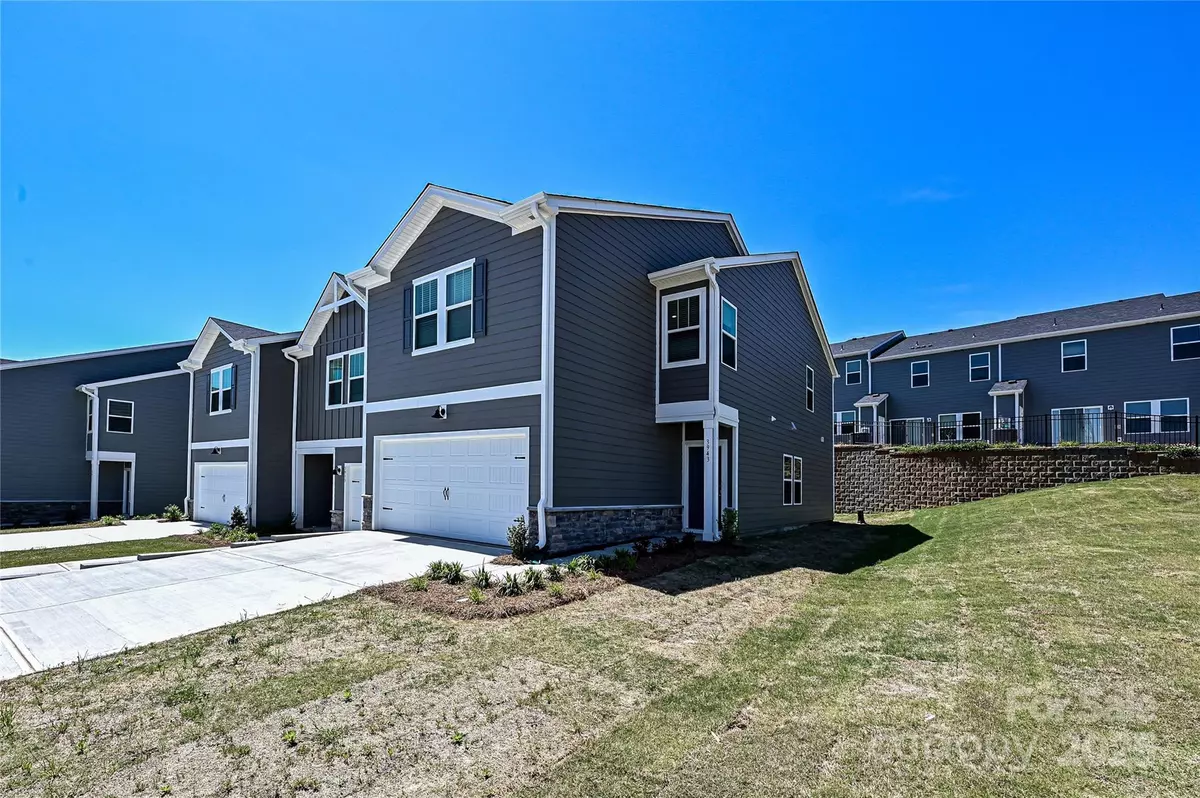 Charlotte, NC 28216,8041 Hidden Springs TRL