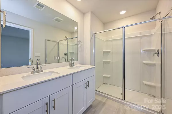 Charlotte, NC 28216,8036 Hidden Springs TRL