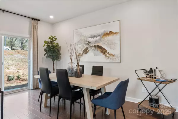 Charlotte, NC 28216,8036 Hidden Springs TRL