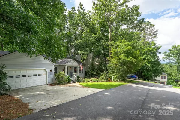 Arden, NC 28704,26 Foxberry DR