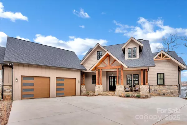 8058 Edgewater DR, Norwood, NC 28128