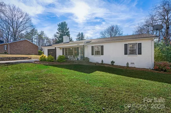 Hickory, NC 28602,5645 Sandhurst RD