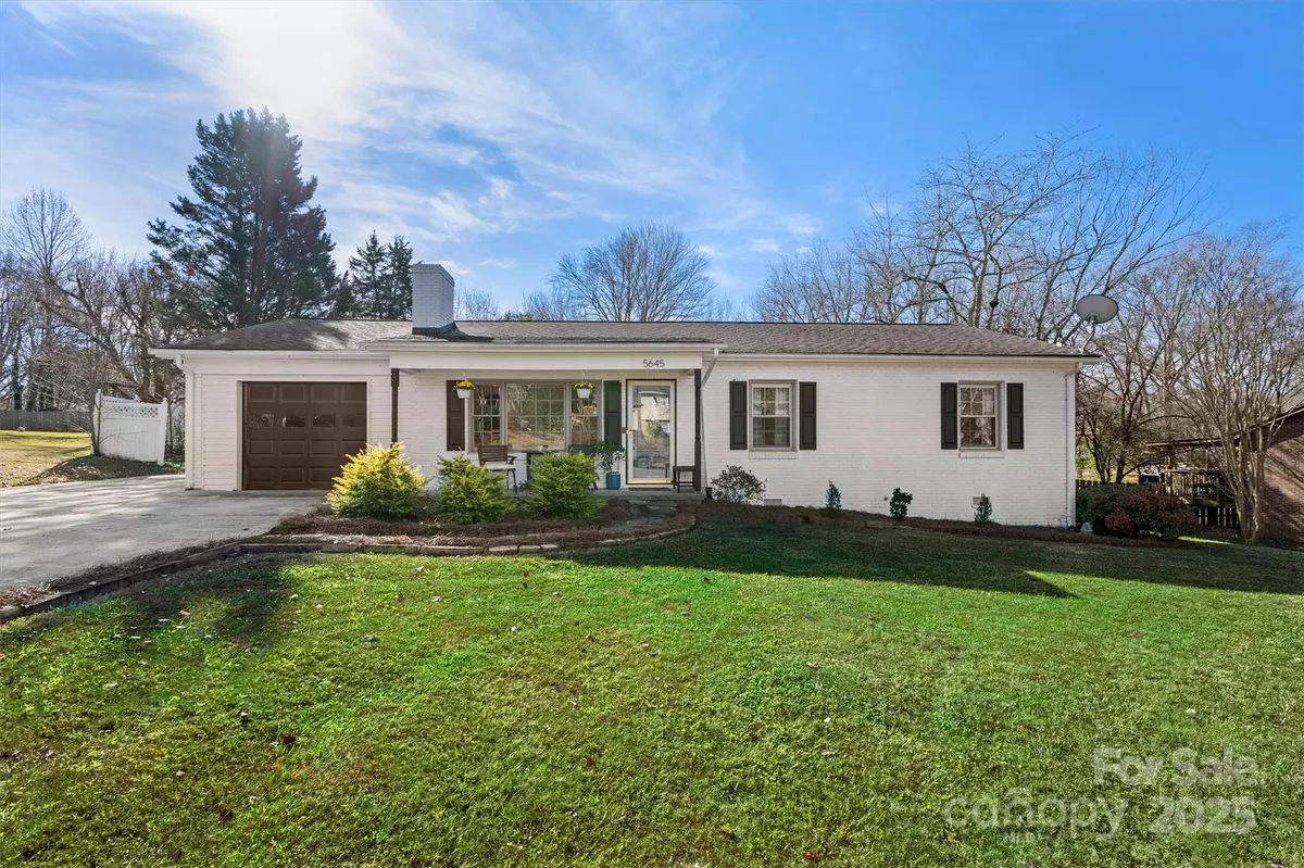 Hickory, NC 28602,5645 Sandhurst RD