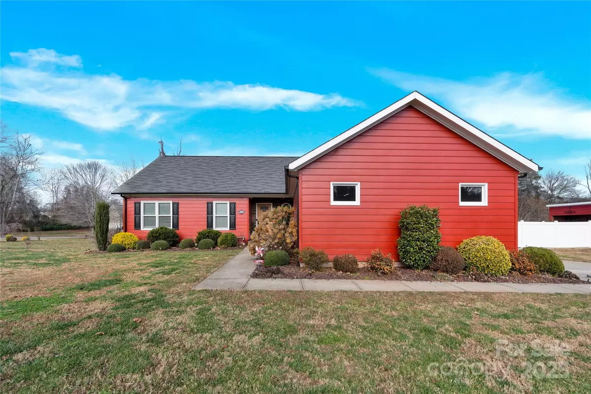 Hickory, NC 28602,1659 Buffett CIR