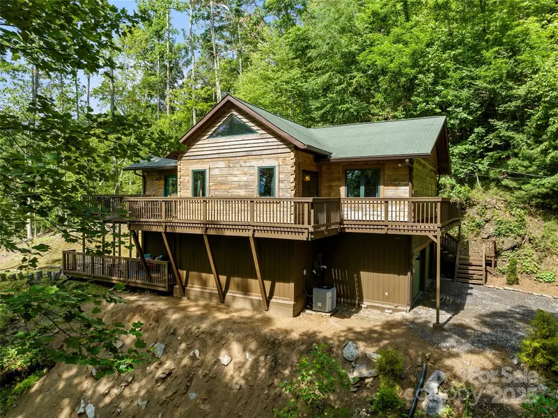 619 Leisure LN, Burnsville, NC 28714