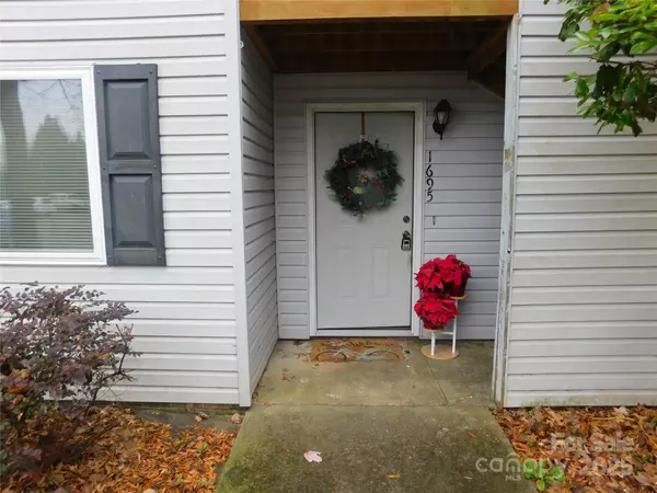 Rock Hill, SC 29732,1695 Hunters TRL