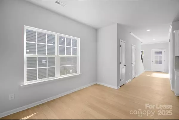 Maiden, NC 28650,4326 Shimmering stone WAY