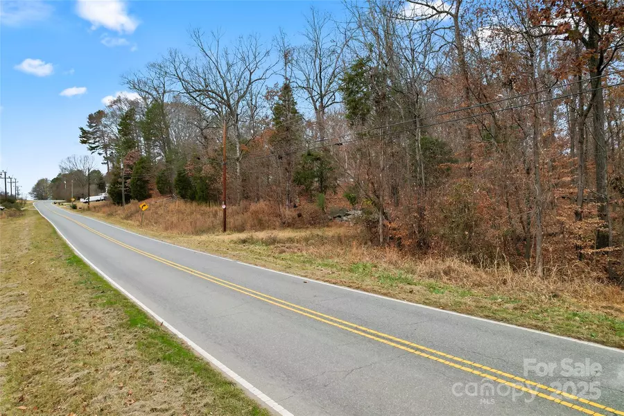 10414 Harwood LN, Charlotte, NC 28214