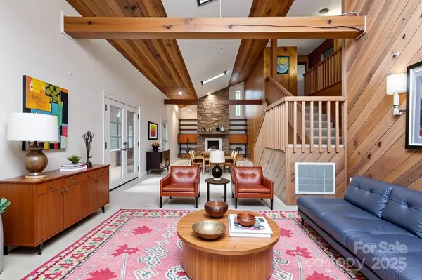 Maggie Valley, NC 28751,487 Julia LN