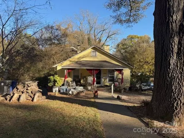 346 E Catawba AVE, Mooresville, NC 28115