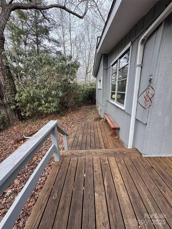 Newland, NC 28657,103 Teaberry LN