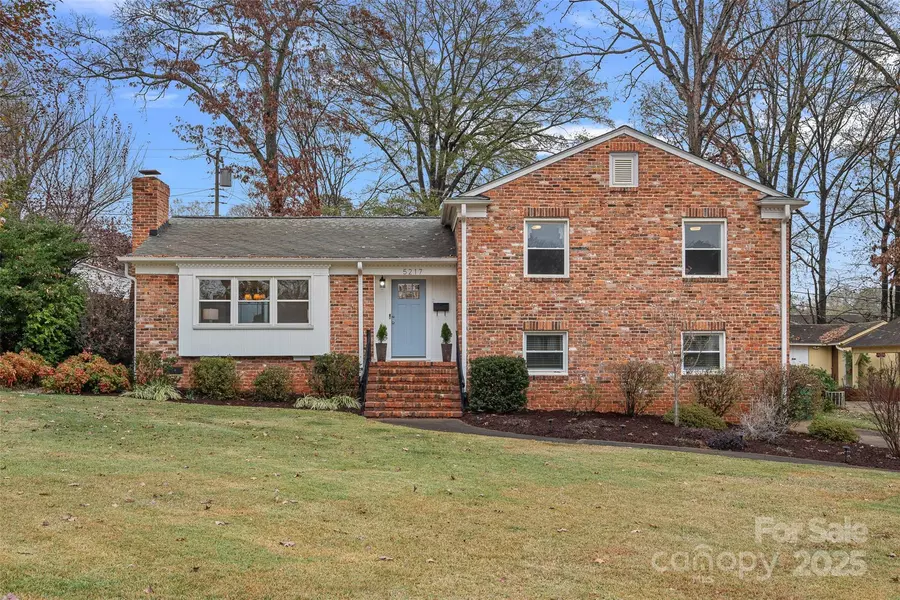 5217 Glenham DR, Charlotte, NC 28210