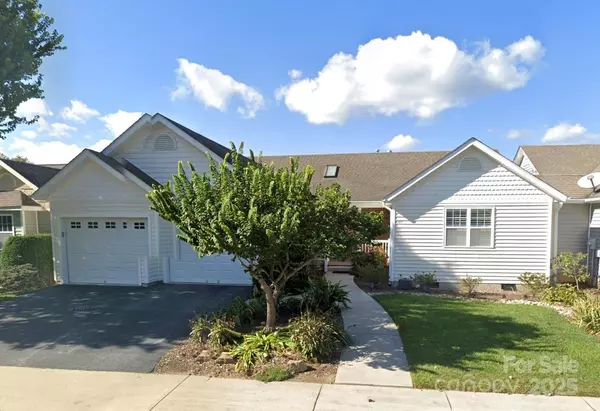 177 Charlestown DR, Hendersonville, NC 28792