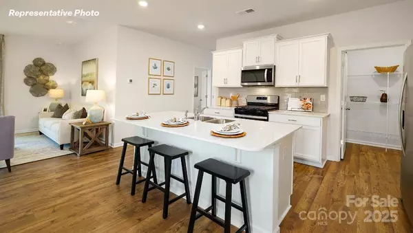 Charlotte, NC 28215,5027 Shallow Brook DR