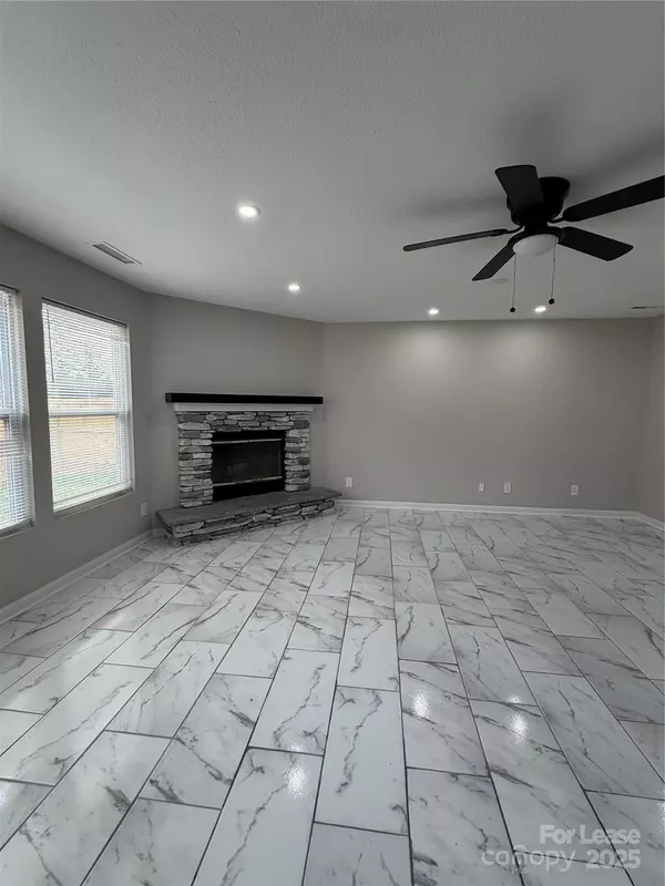 Charlotte, NC 28278,12937 Silvaire Farm RD