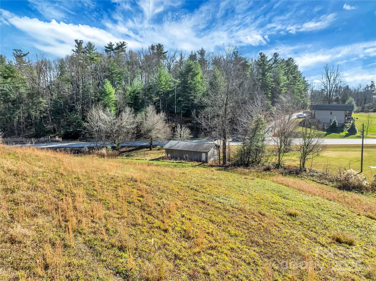 Saluda, NC 28773,283 Ozone DR