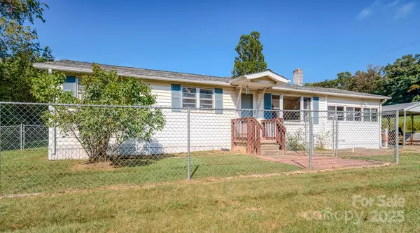 531 Bryson RD, Candler, NC 28715