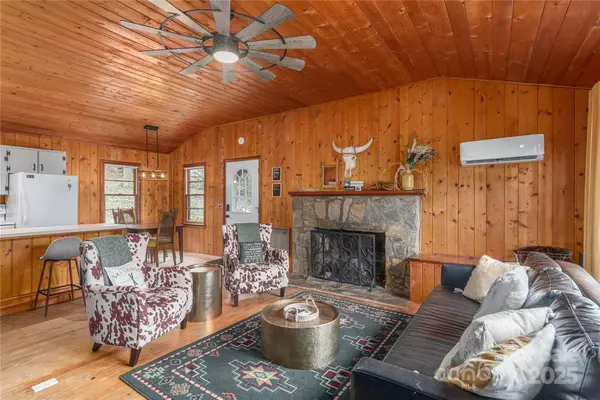 Maggie Valley, NC 28751,147 Azalea DR